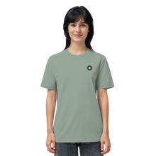 Lade das Bild in den Galerie-Viewer, Minimalistic Kreuzgut Disko  - Organic Shirt
